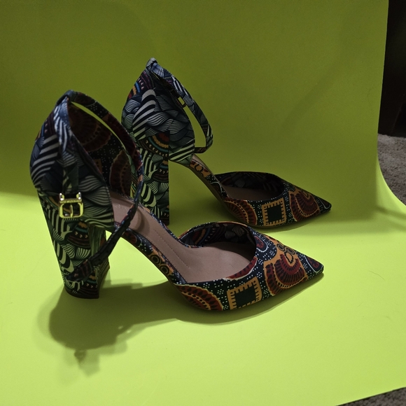 Gianni Bini Heels - Picture 3 of 16